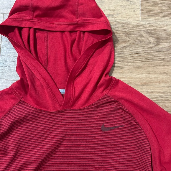 Nike Boys large Red Hooded Long Sleeve dri fit Shirt - Picture 2 of 9